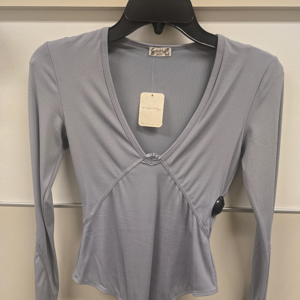 Chic V-Neck Long Sleeve Blouse in Light Gray